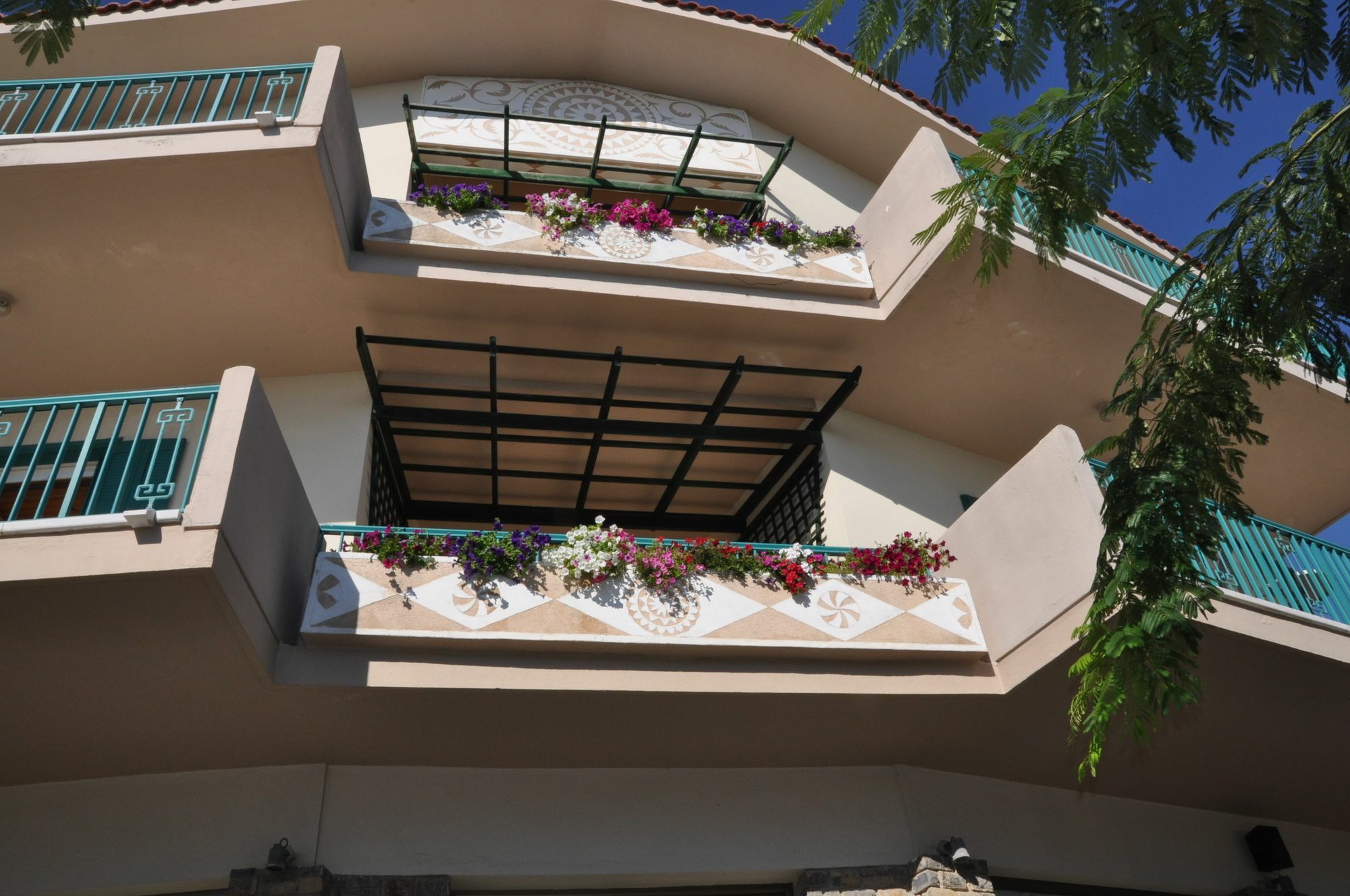 Kyveli Hotel Apartments Vrontados Ngoại thất bức ảnh