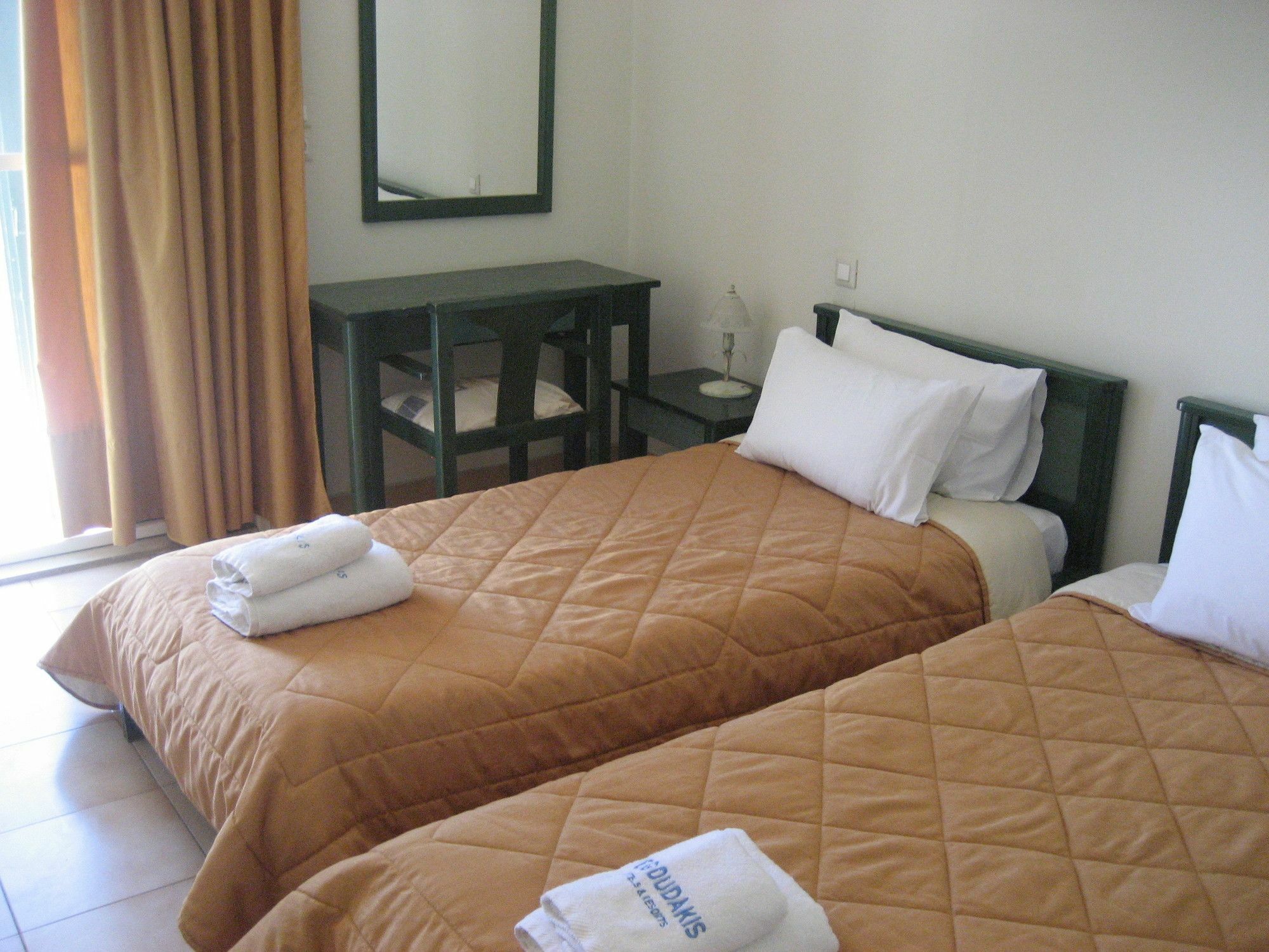 Kyveli Hotel Apartments Vrontados Ngoại thất bức ảnh