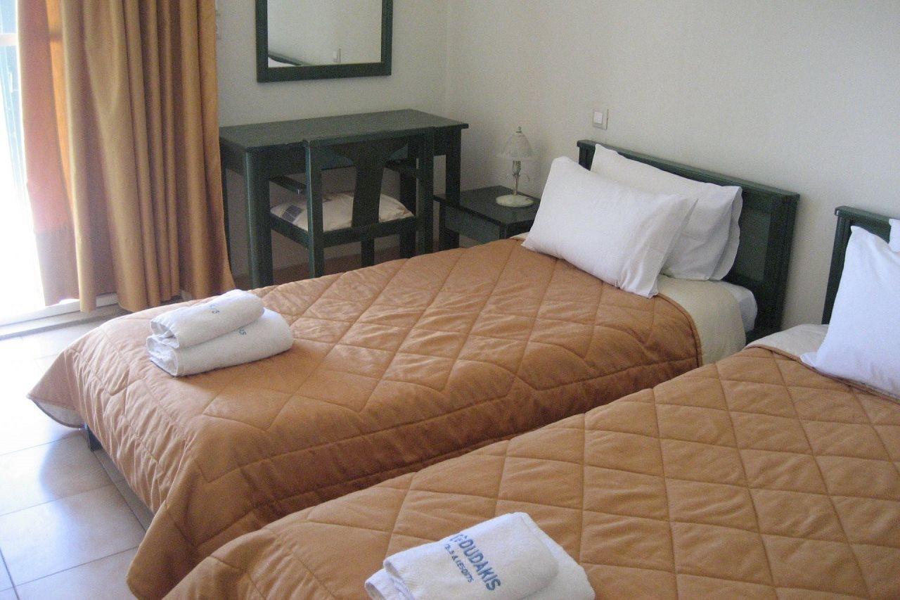 Kyveli Hotel Apartments Vrontados Ngoại thất bức ảnh